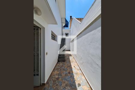 Casa à venda com 240m², 3 quartos e 3 vagasLateral