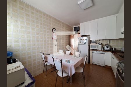 Casa à venda com 240m², 3 quartos e 3 vagasSalão