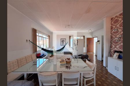 Casa à venda com 240m², 3 quartos e 3 vagasSalão