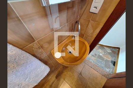 Casa à venda com 240m², 3 quartos e 3 vagasBanheiro Salão