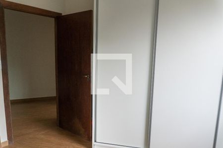 Casa à venda com 320m², 5 quartos e 4 vagasquarto 4