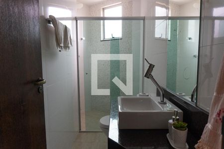 Casa à venda com 320m², 5 quartos e 4 vagasBanheiro 3