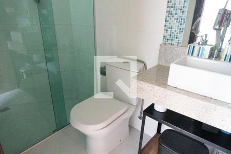 Casa à venda com 320m², 5 quartos e 4 vagasBanheiro  4