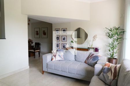 Casa à venda com 320m², 5 quartos e 4 vagasSala