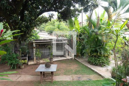 Casa à venda com 320m², 5 quartos e 4 vagasQuintal