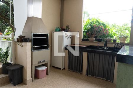 Casa à venda com 320m², 5 quartos e 4 vagasChurrasqueira