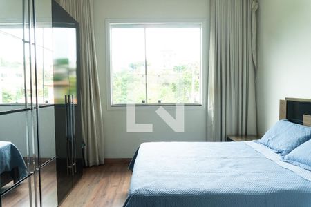 Casa à venda com 320m², 5 quartos e 4 vagasquarto 2
