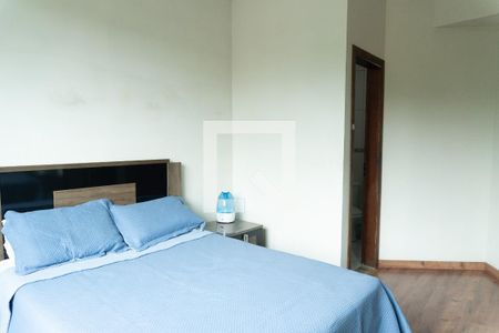 Casa à venda com 320m², 5 quartos e 4 vagasquarto 2