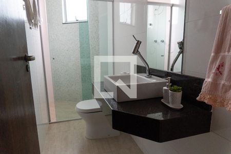 Casa à venda com 320m², 5 quartos e 4 vagasBanheiro 3