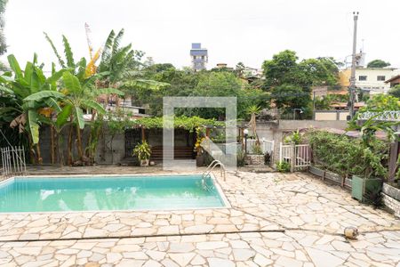 Casa à venda com 320m², 5 quartos e 4 vagasPiscina