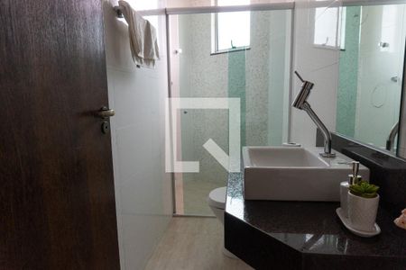 Casa à venda com 320m², 5 quartos e 4 vagasBanheiro 3