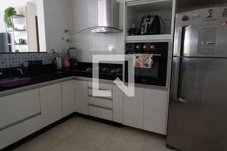 Casa à venda com 320m², 5 quartos e 4 vagasCozinha