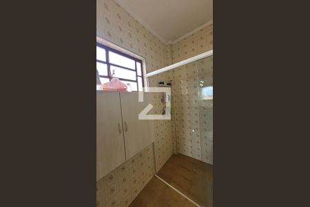 Casa à venda com 342m², 4 quartos e 4 vagasBanheiro da Suíte