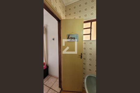 Casa à venda com 342m², 4 quartos e 4 vagasBanheiro de serviço