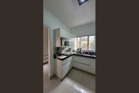 Casa à venda com 342m², 4 quartos e 4 vagasCozinha