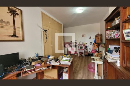 Casa à venda com 342m², 4 quartos e 4 vagasQuarto 2