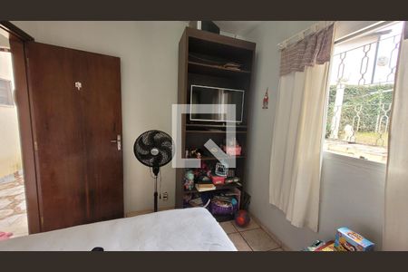 Casa à venda com 342m², 4 quartos e 4 vagasQuarto de Serviço