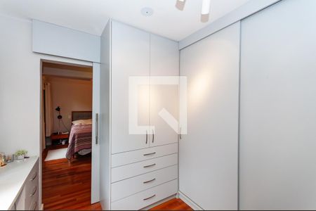 Apartamento à venda com 135m², 3 quartos e 1 vaga Apartamento à venda com 135m², 3 quartos e 1 vagaCloset