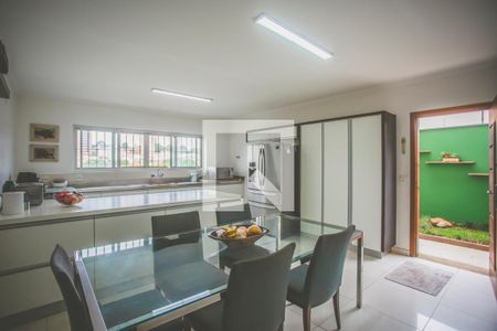 Casa para alugar com 270m², 3 quartos e 6 vagas Casa para alugar com 270m², 3 quartos e 6 vagasCozinha