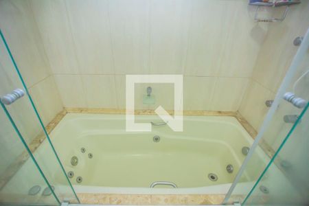 Casa para alugar com 270m², 3 quartos e 6 vagas Casa para alugar com 270m², 3 quartos e 6 vagasBanheiro Suíte