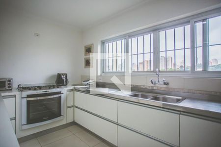 Casa para alugar com 270m², 3 quartos e 6 vagas Casa para alugar com 270m², 3 quartos e 6 vagasCozinha