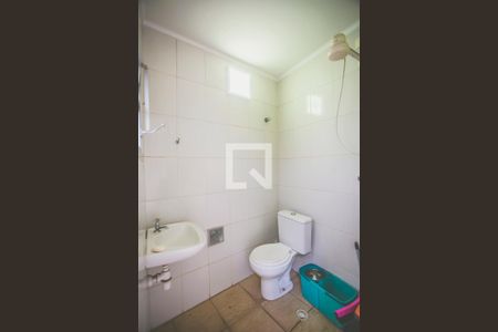 Casa para alugar com 270m², 3 quartos e 6 vagas Casa para alugar com 270m², 3 quartos e 6 vagasBanheiro de Serviço