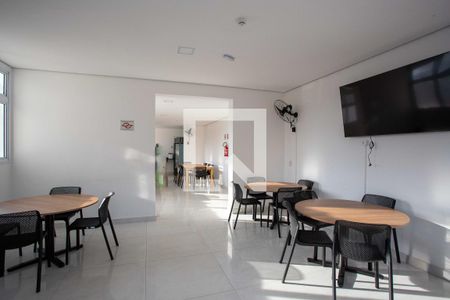 Apartamento para alugar com 45m², 2 quartos e 1 vagaHall social