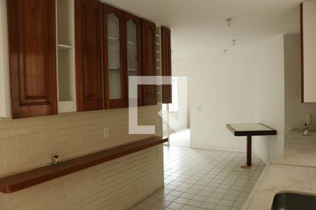 Casa para alugar com 350m², 4 quartos e 4 vagasCozinha