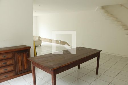 Casa para alugar com 350m², 4 quartos e 4 vagasSala