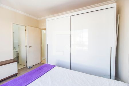 Casa de condomínio à venda com 200m², 4 quartos e 2 vagasSuíte