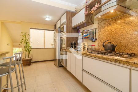 Casa de condomínio à venda com 290m², 3 quartos e 3 vagas Casa de condomínio à venda com 290m², 3 quartos e 3 vagasCozinha