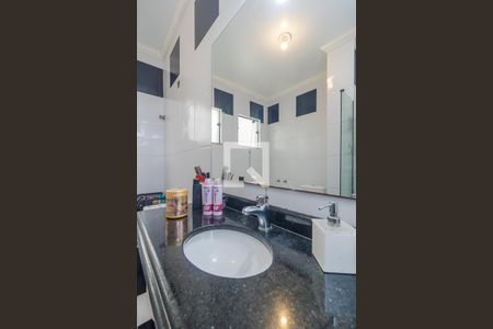 Casa de condomínio à venda com 290m², 3 quartos e 3 vagas Casa de condomínio à venda com 290m², 3 quartos e 3 vagasQuarto 1 - Banheiro