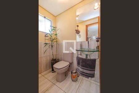 Casa de condomínio à venda com 290m², 3 quartos e 3 vagas Casa de condomínio à venda com 290m², 3 quartos e 3 vagasLavabo