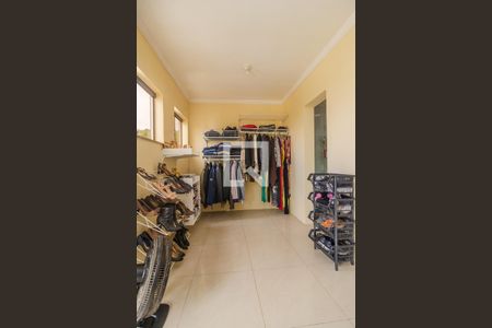 Casa de condomínio à venda com 290m², 3 quartos e 3 vagas Casa de condomínio à venda com 290m², 3 quartos e 3 vagasQuarto 1 - Closet