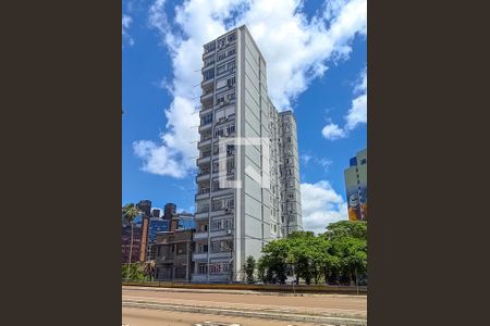 Apartamento à venda com 75m², 2 quartos e sem vaga Apartamento à venda com 75m², 2 quartos e sem vagaFachada