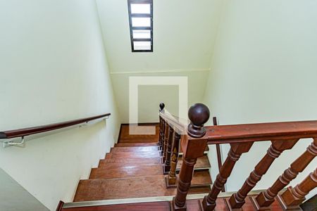 Casa à venda com 250m², 4 quartos e 7 vagasEscada