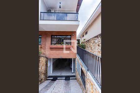 Casa à venda com 250m², 4 quartos e 7 vagasFachada interna