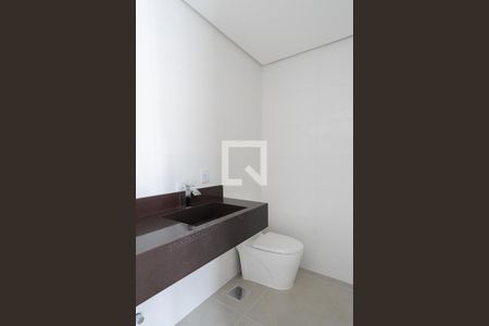 Casa à venda com 284m², 3 quartos e 4 vagas Casa à venda com 284m², 3 quartos e 4 vagasBanheiro da Suíte