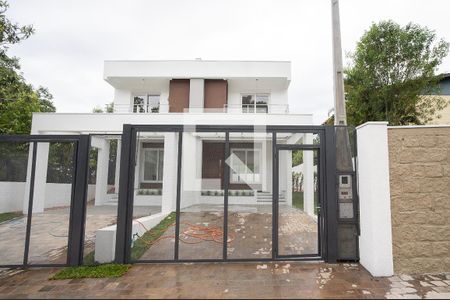 Casa à venda com 284m², 3 quartos e 4 vagas Casa à venda com 284m², 3 quartos e 4 vagasFachada