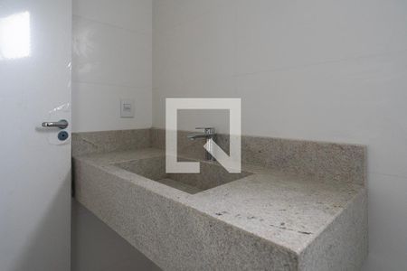 Casa à venda com 284m², 3 quartos e 4 vagas Casa à venda com 284m², 3 quartos e 4 vagasBanheiro Social