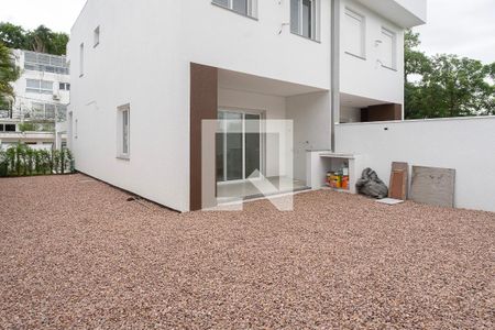 Casa à venda com 284m², 3 quartos e 4 vagas Casa à venda com 284m², 3 quartos e 4 vagasQuintal