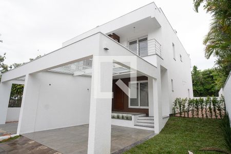Casa à venda com 284m², 3 quartos e 4 vagas Casa à venda com 284m², 3 quartos e 4 vagasFachada