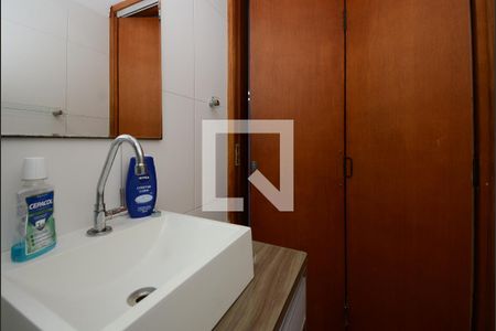 Casa à venda com 152m², 4 quartos e 3 vagasBanheiro Social ( casa 1 )