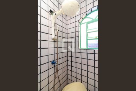 Casa à venda com 250m², 4 quartos e 4 vagasEdícula - Banheiro da Suíte