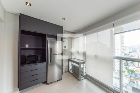Cozinha - Varanda de kitnet/studio à venda com 1 quarto, 32m² em Jardim das Acácias, São Paulo