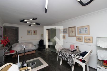 Casa à venda com 180m², 4 quartos e 2 vagasQuarto Suíte 2