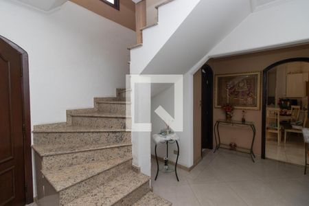 Escada de casa para alugar com 4 quartos, 180m² em Jardim Japao, São Paulo