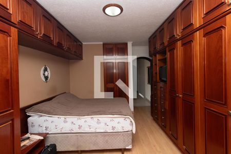 Casa à venda com 180m², 4 quartos e 2 vagasQuarto Suíte 1