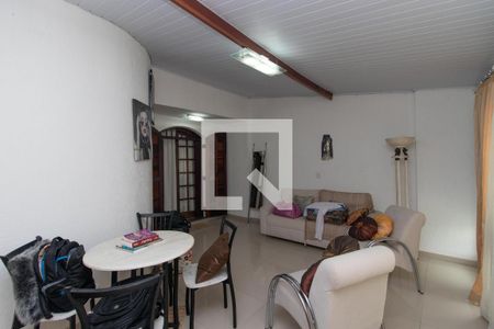 Casa à venda com 180m², 4 quartos e 2 vagasEscritório