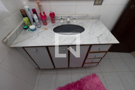 Casa à venda com 180m², 4 quartos e 2 vagasBanheiro Social